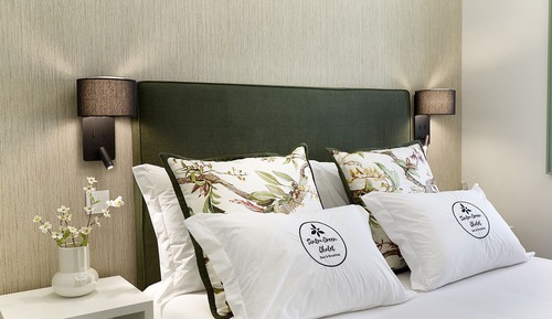 Standard Room, 1 Queen Bed, Non Smoking, Mezzanine