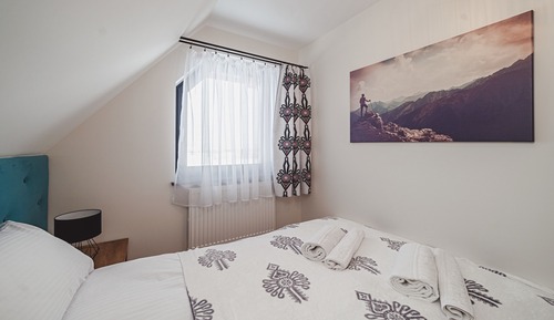 Apartment (H9)