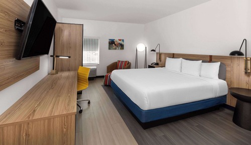 Room, 1 King Bed, Non Smoking