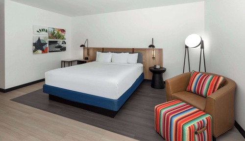 Suite, 1 King Bed, Accessible, Non Smoking (Accessible Tub with Grab Bars)
