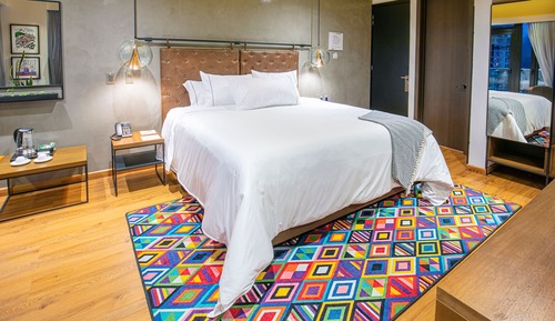 Standard Room, 1 King Bed