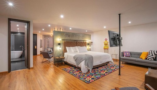 Deluxe Suite, 1 King Bed