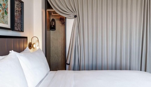 Standard Room, 1 King Bed