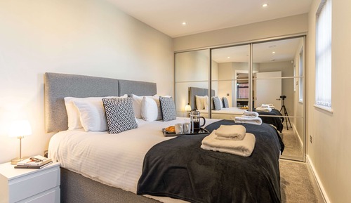 Deluxe Apartment