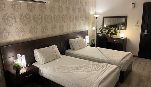 Deluxe Room, 2 Twin Beds, City View