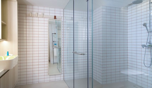 Superior Room, Corner