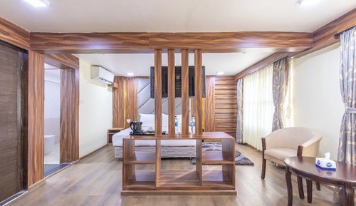 Executive Suite