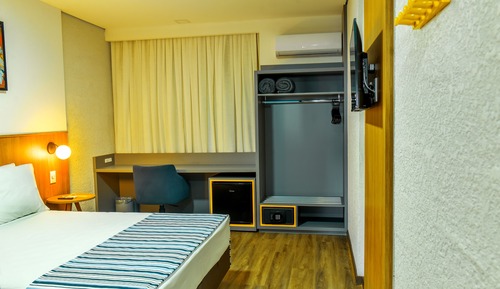 Room, 1 Queen Bed, Accessible, Non Smoking (Hearing)