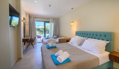 Deluxe Quadruple Room, Private Pool