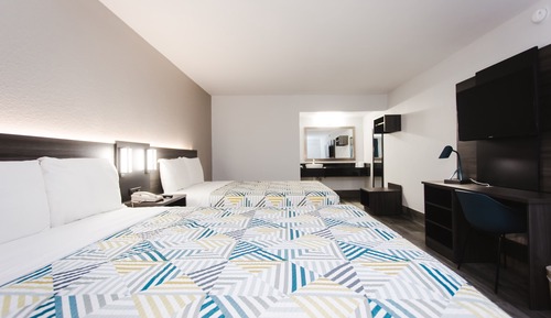 Deluxe Room, 2 Queen Beds, Non Smoking, Kitchenette