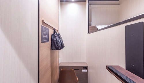Male Dormitory Room with 1 Upper Bunk Bed - Non Smoking