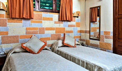 Classic Twin Room
