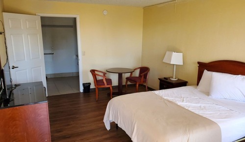 Room, 1 Queen Bed, Non Smoking