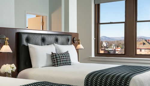 Classic Room, 2 Queen Beds, Corner