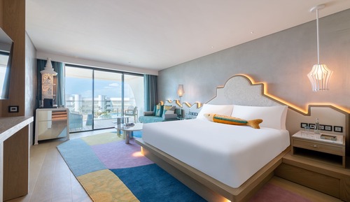 Room, 1 King Bed, Non Smoking, Resort View