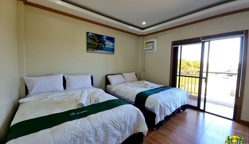 Deluxe Quadruple Room, Hot Tub