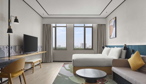 Room, 1 King Bed (High Floor)