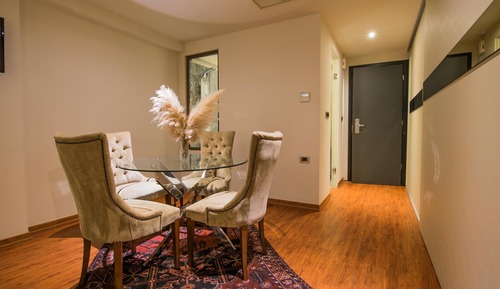 Junior Studio Suite