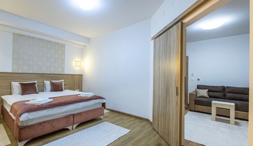 Deluxe Studio Suite