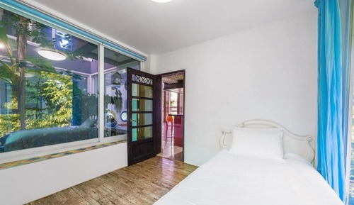 Room (Grand-Modern House (Unshared House Ty)