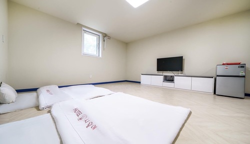 Room (Ondol room (inquire about accommodati)