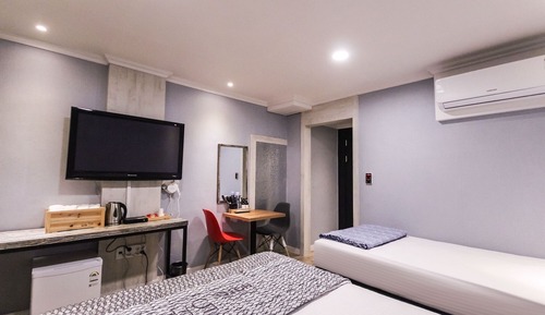 Room (*Twin (on-site payment required for a)