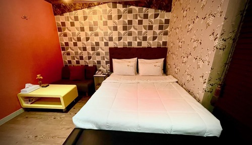Room (VIP 11 (Non-smoking room / Netflix av)
