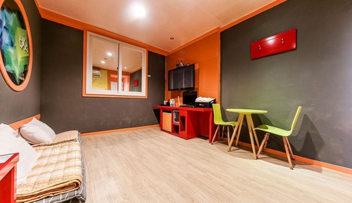 Room (Ondol (for 2 people / film heating is)