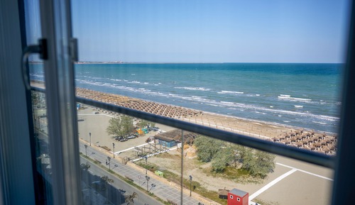 SEAVIEW 1 ALEZZI BEACH