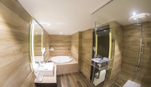 Honeymoon Suite, 1 King Bed, Accessible, City View