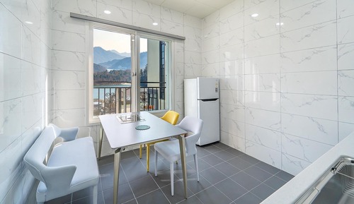 Basic Room, 1 Bedroom (201 (River view,Netflix))