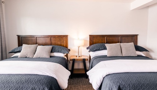 Double Queen Deluxe Suite