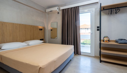 Economy Room