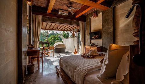 Royal Pool Suite, Valley View