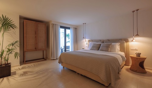 Asty Maisonette with Private Pool