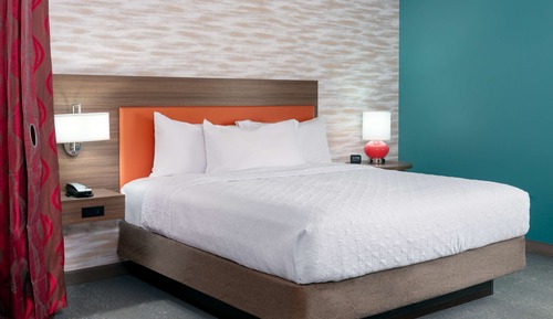 Studio Suite, 1 King Bed, Accessible, Bathtub