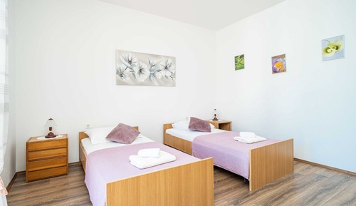 Apartment (Three Bedroom Apartment with Balcony )