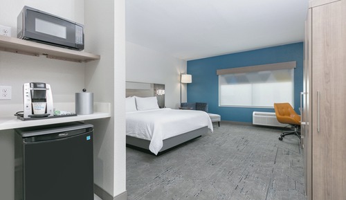 Standard Room, 1 King Bed (Extra Floor Space)
