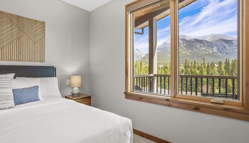 TM407 One Bedroom Elevated Condo