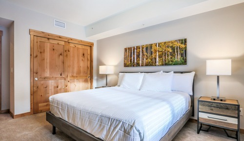 W208 Three Bedroom Premier Condo