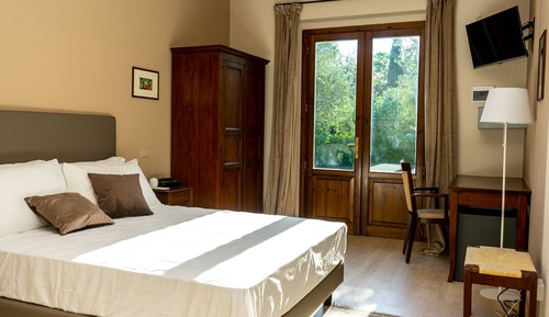 Standard Double Room, Garden View