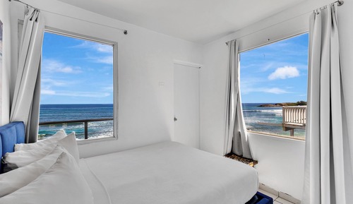 Panoramic Room