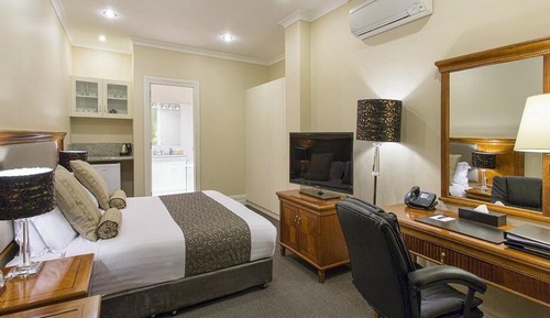 Deluxe Queen Room