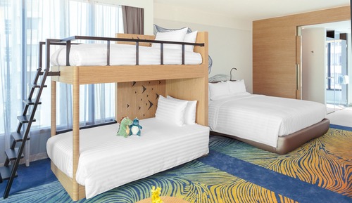 Family Suite, Lounge Access, Balcony, Sea View - 1 king bed and 1 bunk bed