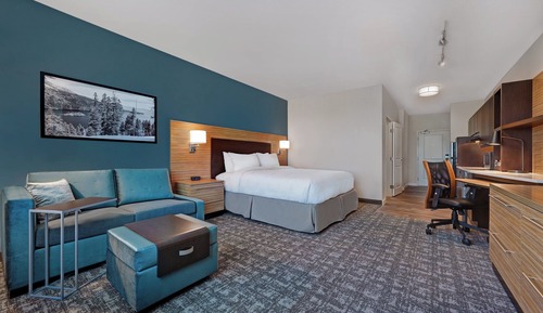 Studio, 1 King Bed (Hearing Accessible)