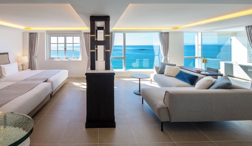 Deluxe Suite, Non Smoking (Breakfast + French Dinner [Dinner time: 7:30~8:00PM])