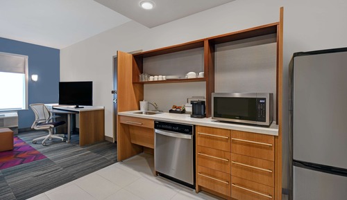 Suite, 1 King Bed, Accessible, Non Smoking (Roll-In Shower)