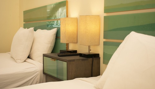 Upper Level 2 Queen Beds