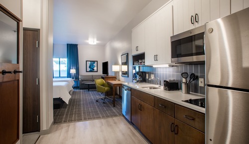 Studio Suite, 2 Queen Beds, Kitchen