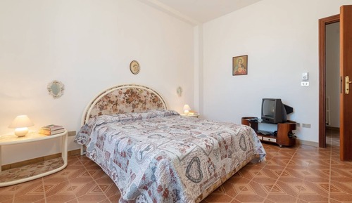 House, 2 Bedrooms, Balcony, City View
